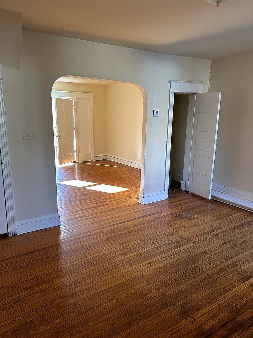 3 bed, 1270 sqft, $1,895 — Photo 3