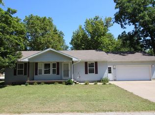 901 SW Clinton St, Oak Grove, MO 64075