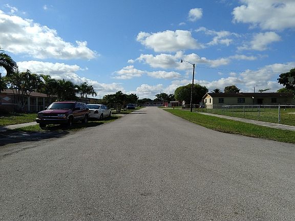 4th image of 21241 NW 27th Ct