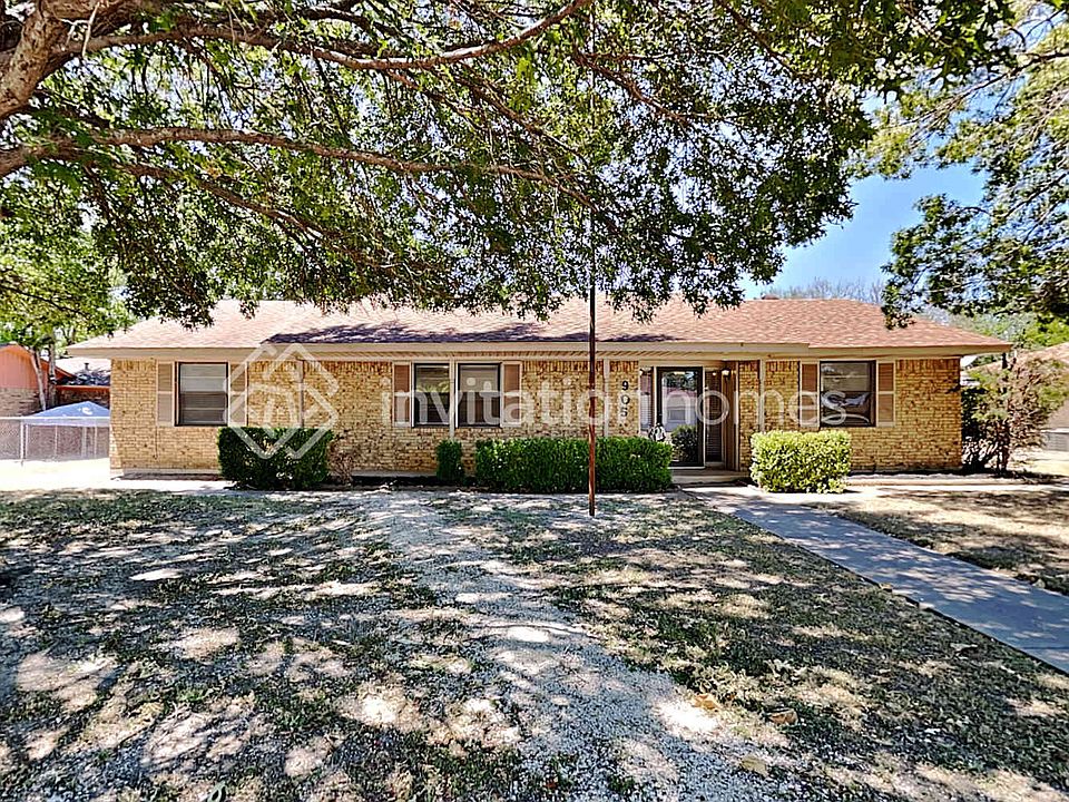 1st image of 905 Vince Ln