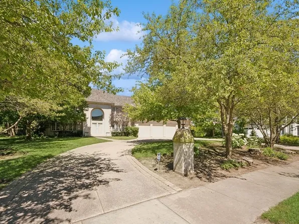 2244 Tennyson Ln, Highland Park, IL 60035