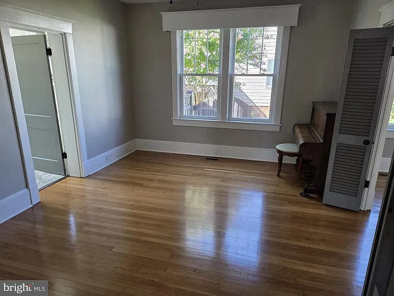 240 S Holliday St — Photo 11