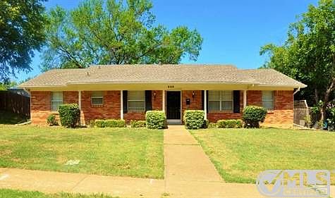 1st image of 1906 Huntington Dr