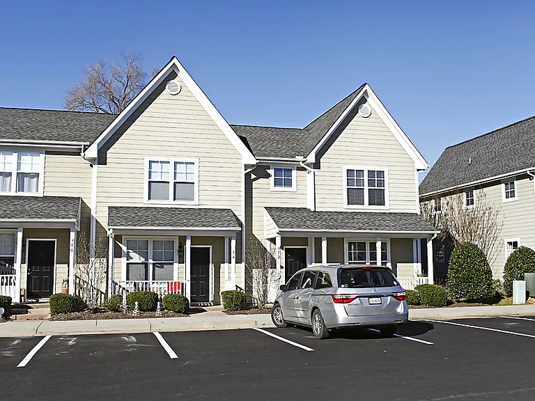 372 Joliet Ct — Photo 13