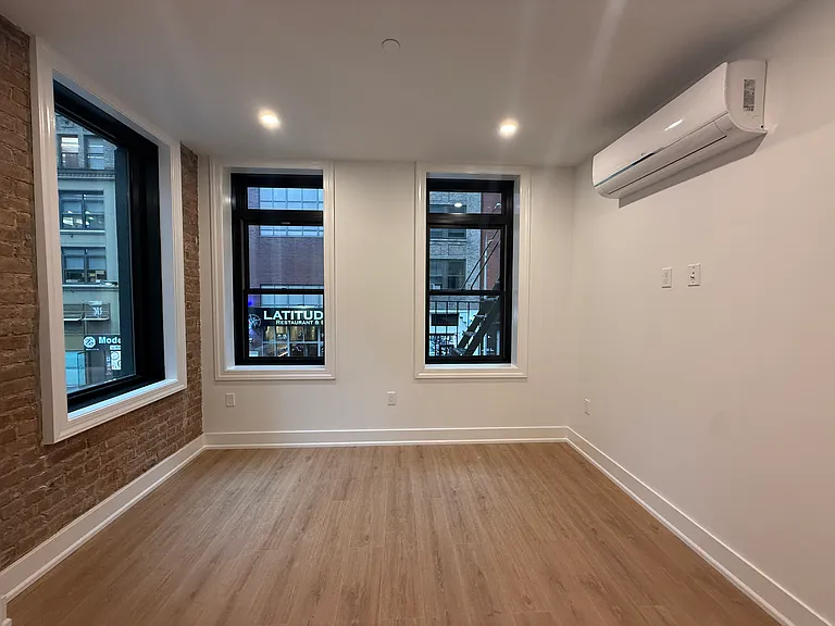 307 W 39th St #2A — Photo 2