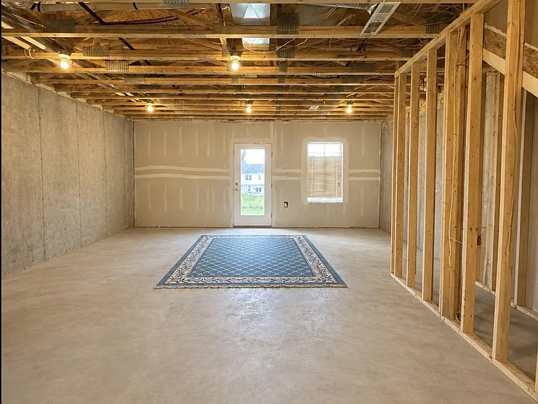 4913 Brookside Ct — Photo 35
