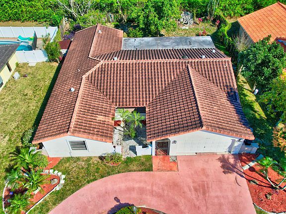 2nd image of 7011 San Sebastian Circle