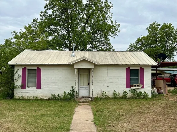 1011 W Oak St, Olney, TX 76374