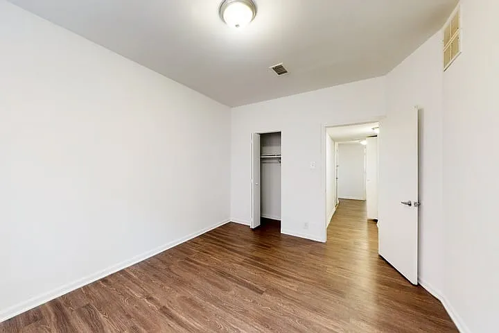 925 East 46th Street — Photo 21