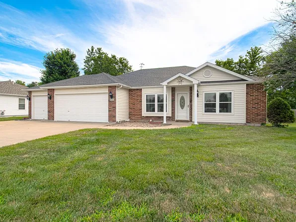 833 Bristol Dr, Raymore, MO 64083
