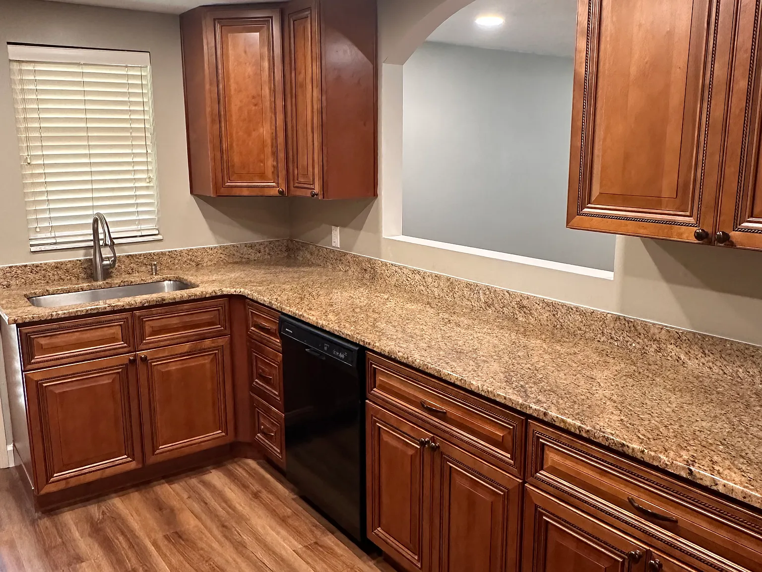 3 bed, 2400 sqft, $2,200 — Photo 3