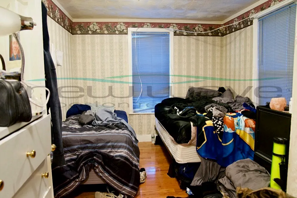 3 bed, 1000 sqft, $4,000 — Photo 1