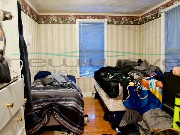 205 Hillside St #1, Boston, MA 02120