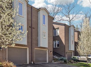 6824 W Fitzwater Rd, Brecksville, OH