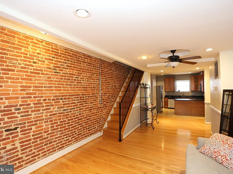 524 S Bouldin St — Photo 12