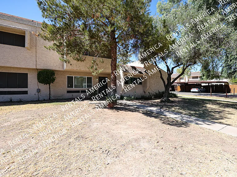 1052 S San Jose #2 — Photo 3