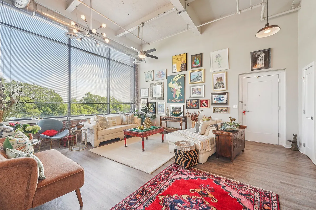 Building Photo - Lofts at Narrow