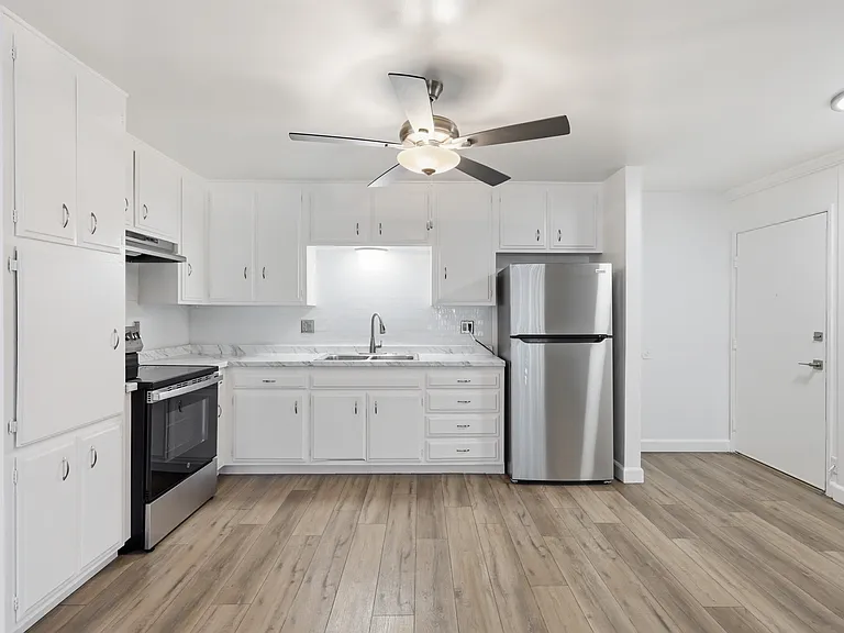 540 W Channel Islands Blvd #2 — Photo 10