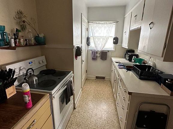 2nd image of 407 & 409 Michigan St