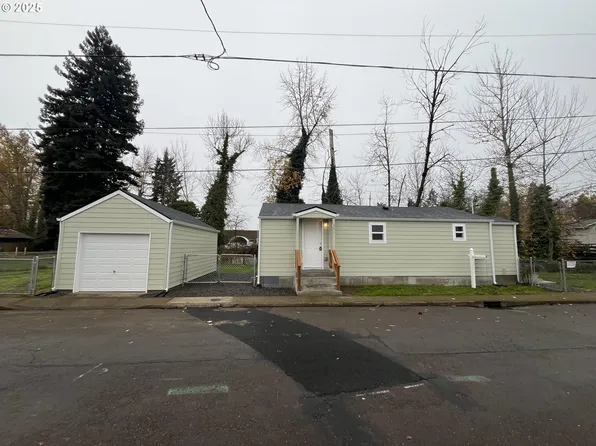 890 25th St SE, Salem, OR 97301