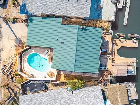 3rd image of 13742 Primavera Dr