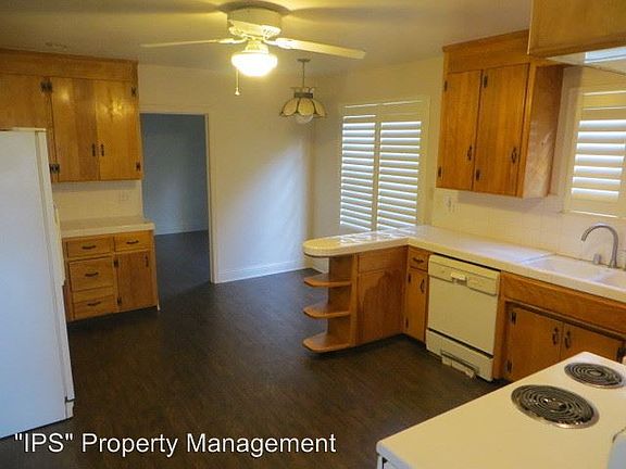 3rd image of 16037 W Ashlan Ave