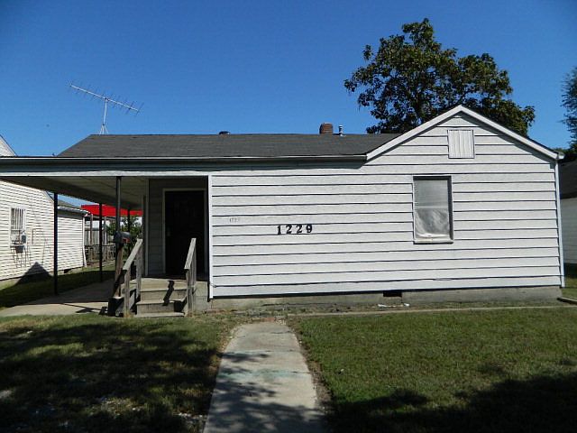 1st image of 1229 Park Dr