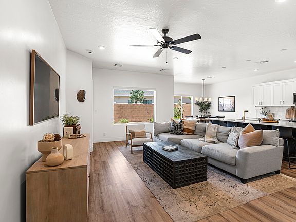 3rd image of 1403 E White Desert Dr