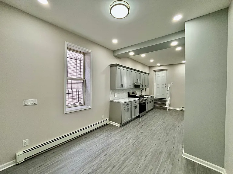 127-129 Fulton St #1 — Photo 8