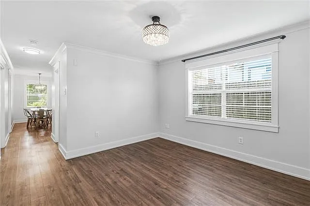 517 David St — Photo 2