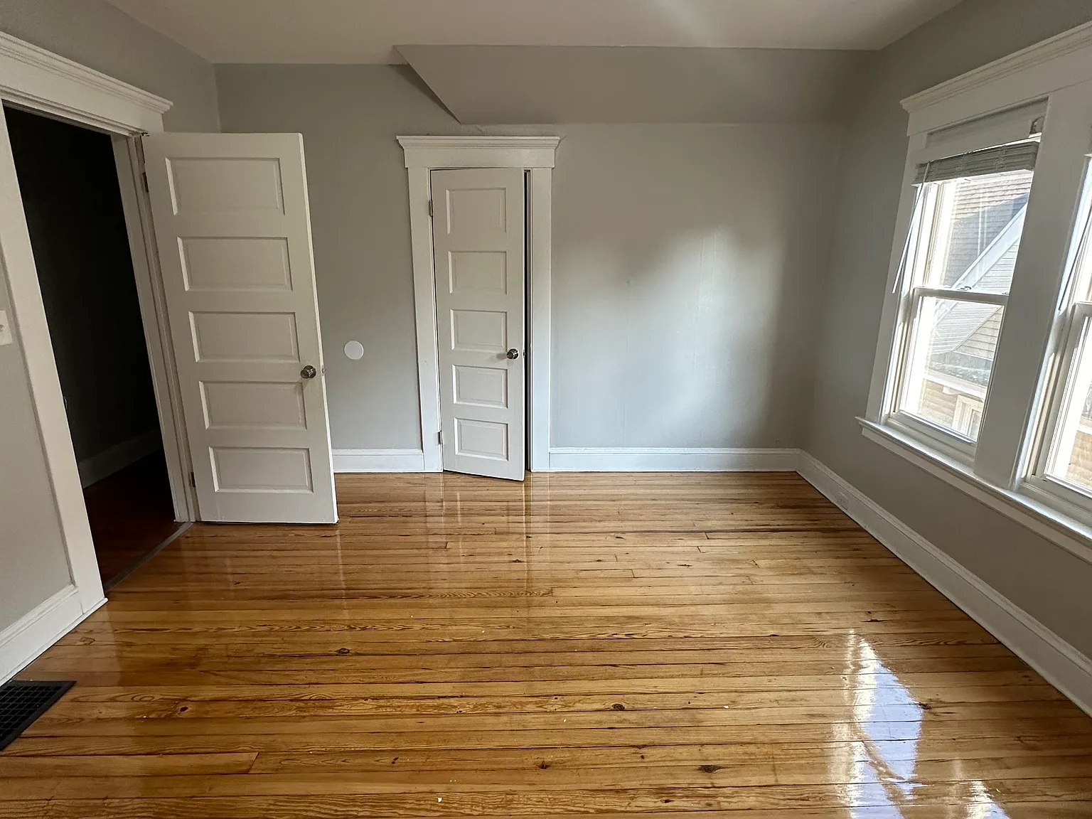 85 Hubinger St — Photo 4