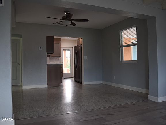 4th image of 140 Laurie Dr