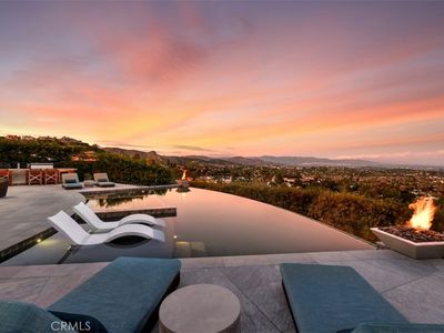 6100 Maury Ave, Woodland Hills, CA, 91367