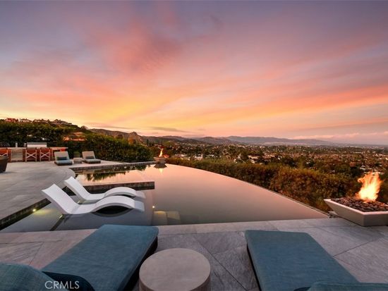 6100 Maury Ave, Woodland Hills, CA 91367
