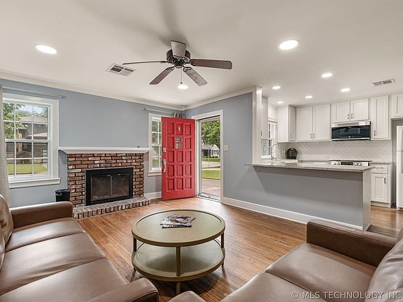4th image of 3011 S Boston Ct