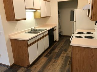 935 E Holum St #4, Deforest, WI 53532