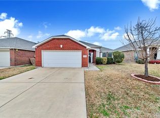 6305 Stone Lake Dr, Fort Worth, TX 76179