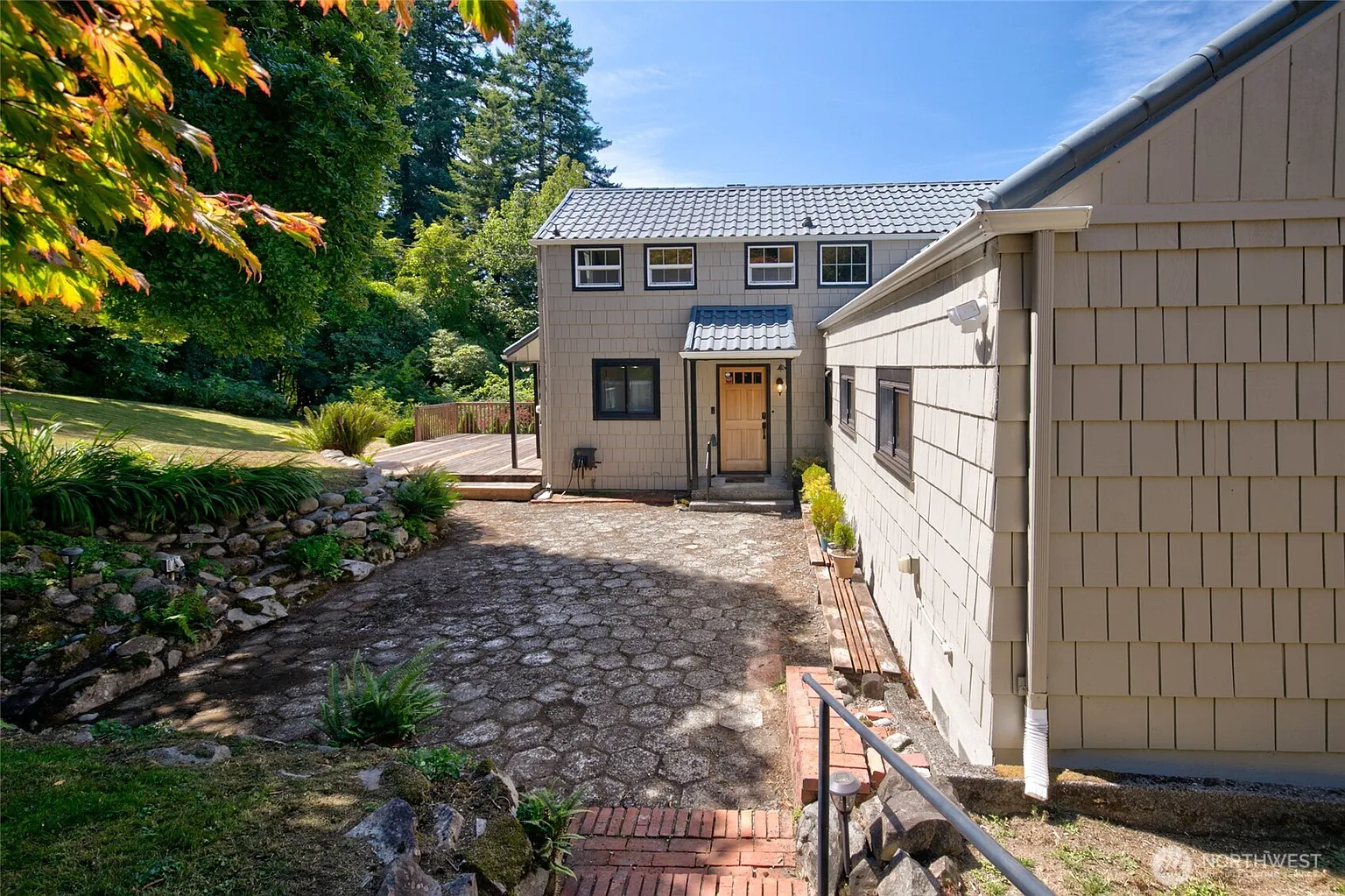 1361 Pioneer Boulevard photo 1