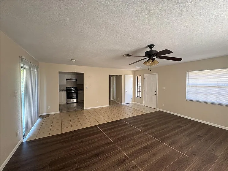 3122 Julia Ct — Photo 9