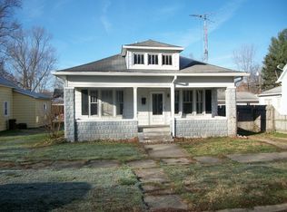 445 S 7th St, Clinton, IN 47842