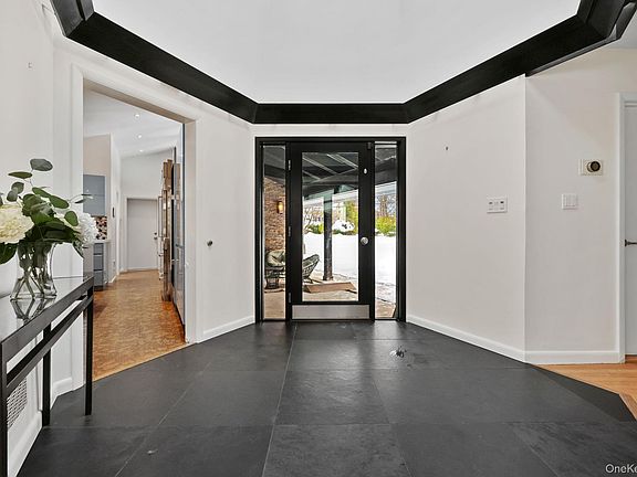 3rd image of 10 Lincoln Road