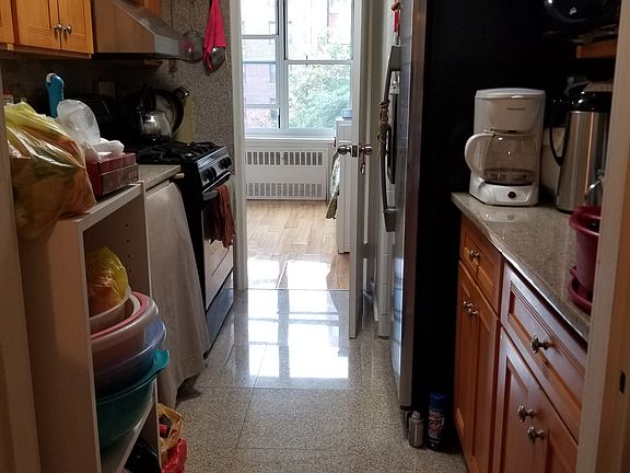 4th image of 142-05 Roosevelt Ave #437