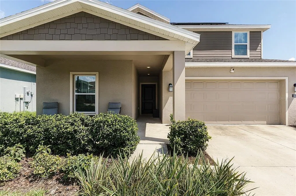 4 bed, 3.0 bath, 2015 sqft, $2,900 — Photo 3