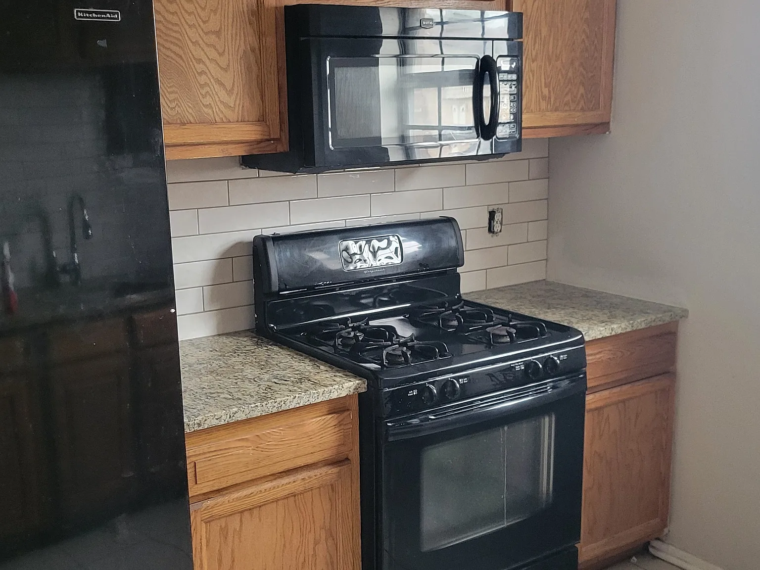 3 bed, 1.5 bath, 1264 sqft, $2,300 — Photo 1