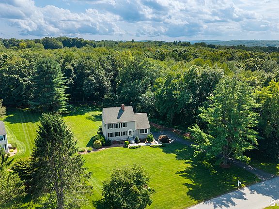 3rd image of 38 Clearview Drive
