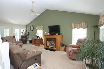 5th image of 32 Manor Oaks Dr