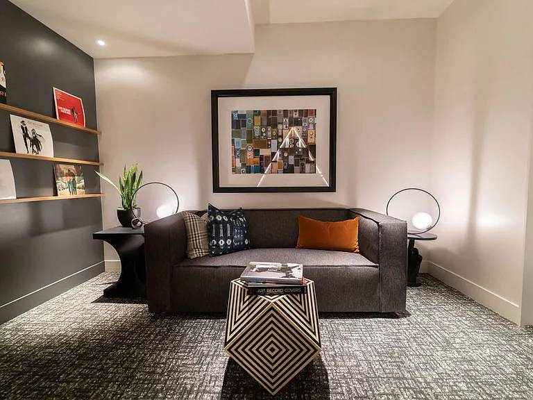 Upper Ivy Residences — Photo 8