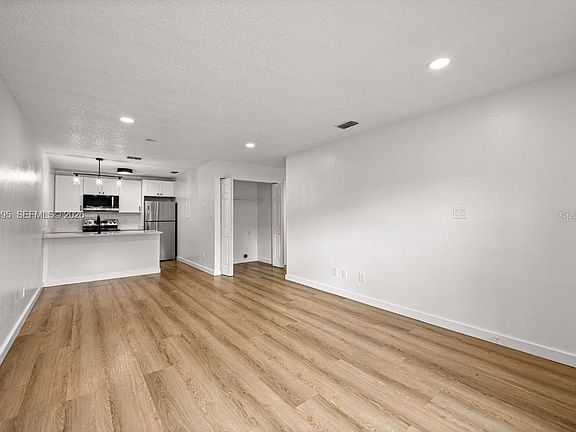 3rd image of 5305 SE 28th Ln