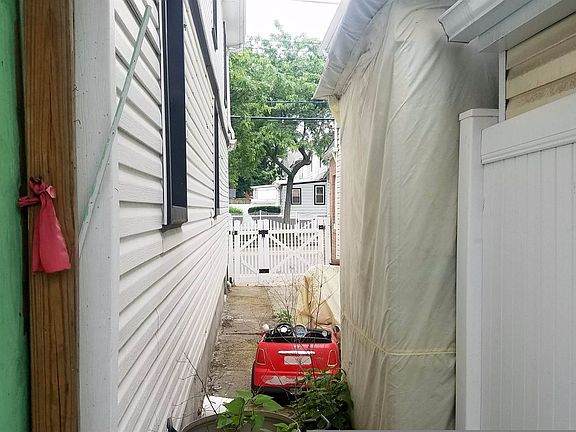 2nd image of 15029 Linden Blvd