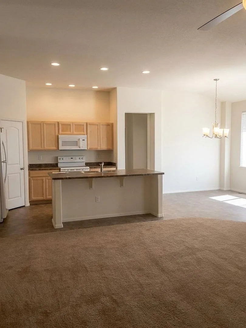 Newer, Spacious 3 Bedroom / 2 Bath Home in Wellington! Newer carpet and paint — Photo 2